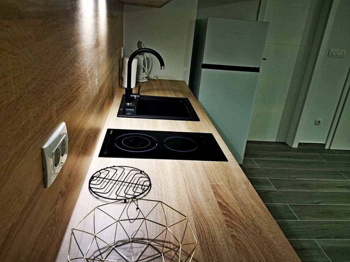 Golden - Self Check In Apartment Osijek Exterior photo