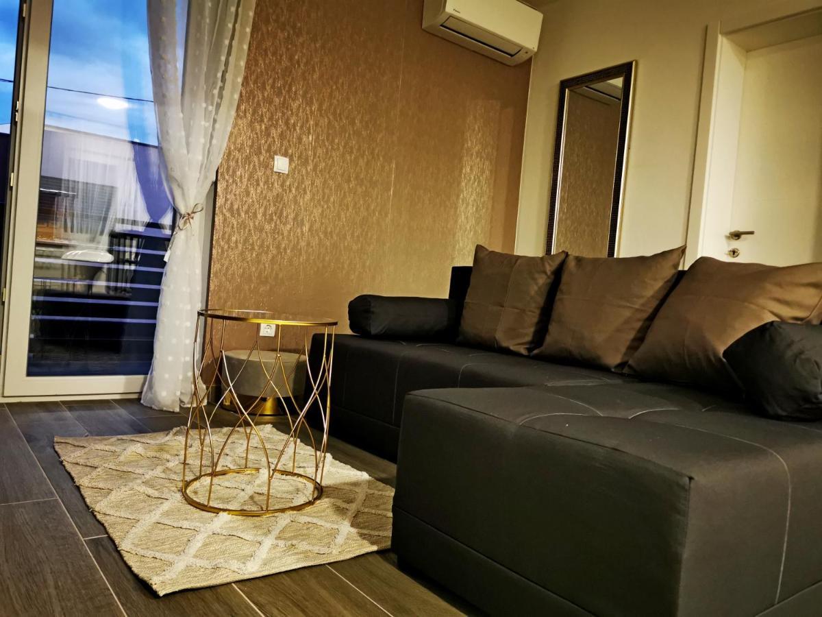 Golden - Self Check In Apartment Osijek Exterior photo