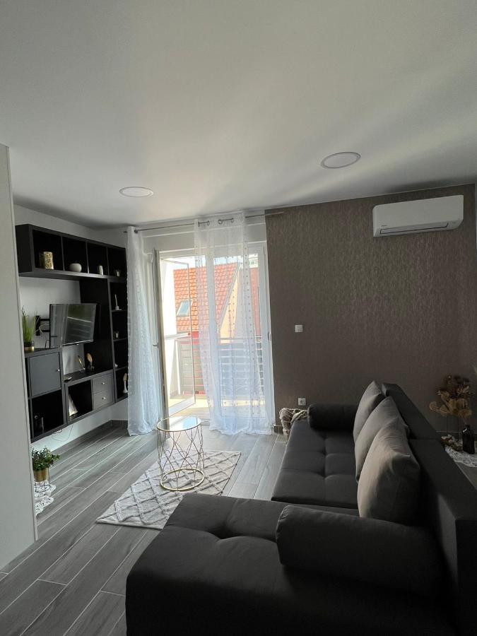Golden - Self Check In Apartment Osijek Exterior photo