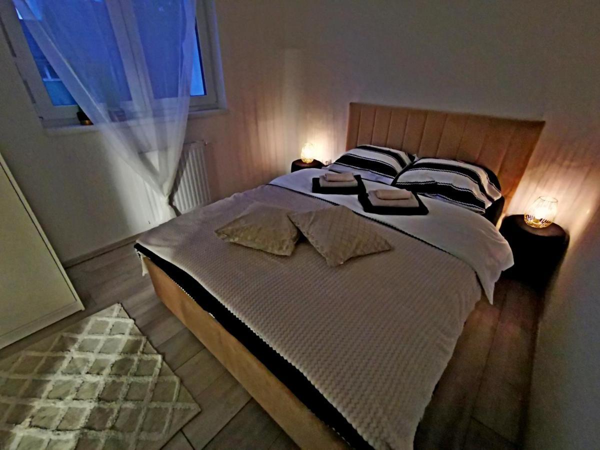 Golden - Self Check In Apartment Osijek Exterior photo