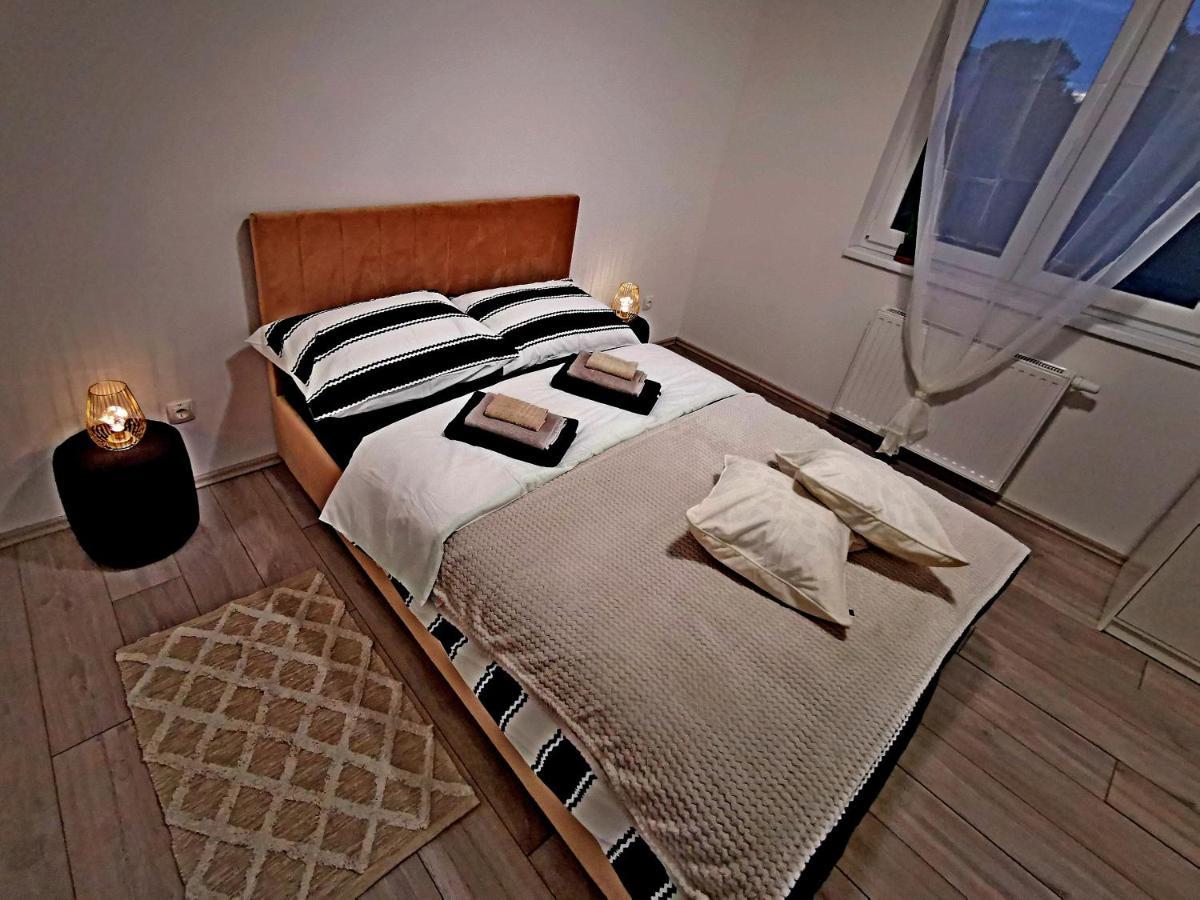 Golden - Self Check In Apartment Osijek Exterior photo